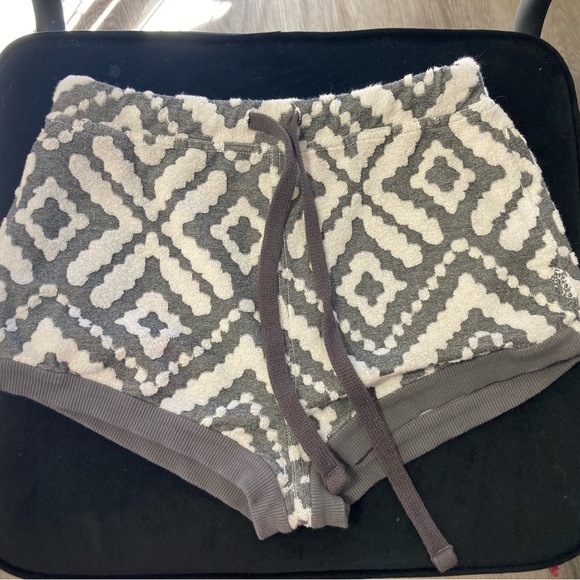 Free people movement grey and white terry cloth patterned shorts - Picture 1 of 5